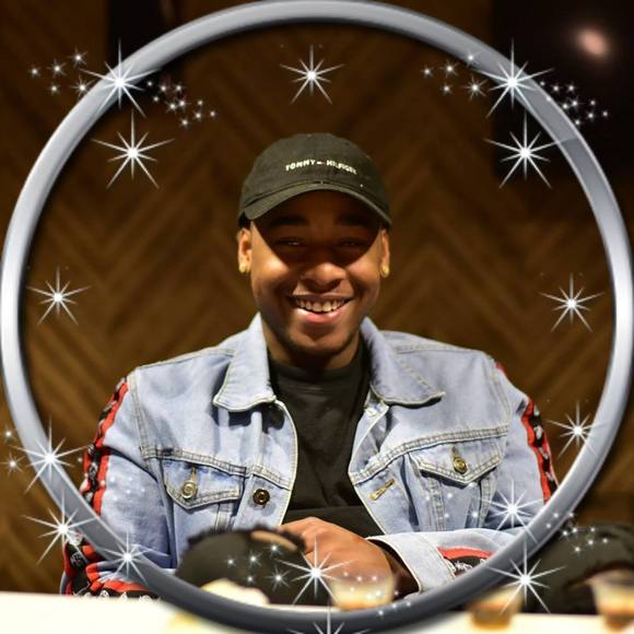 Meet your Posher, Aubrey - Picture 1 of 1